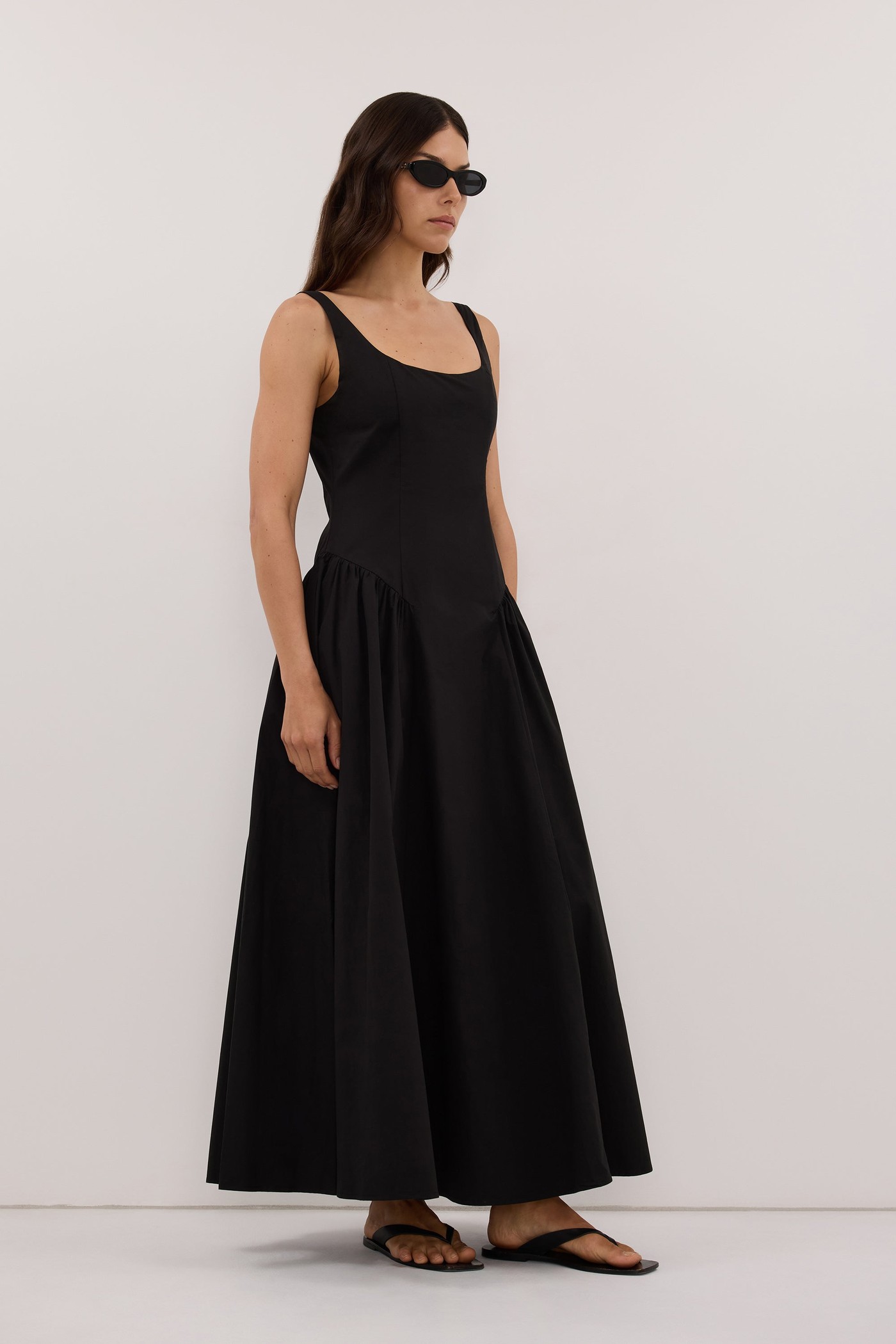 Elorin Black Cotton Midi Dress view 3